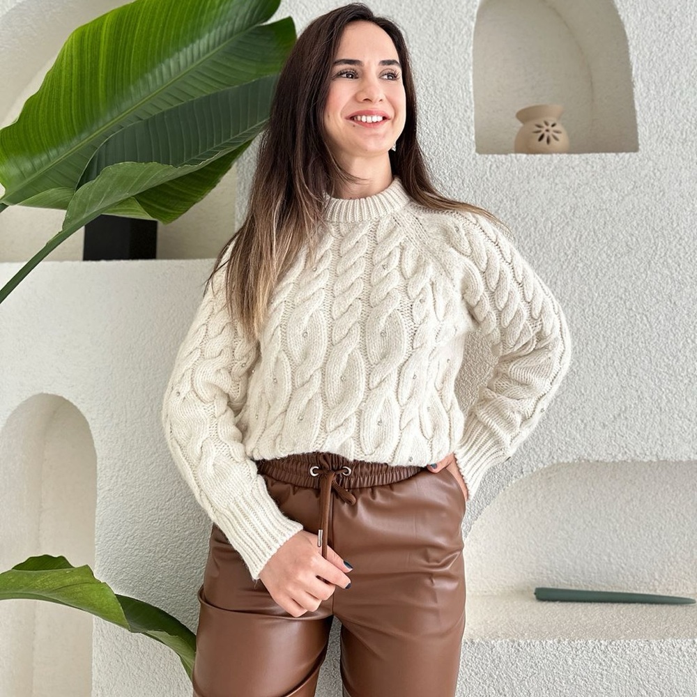 BNWT ZARA Sweater Cable Knit With Rhinestones Crew Neck Small